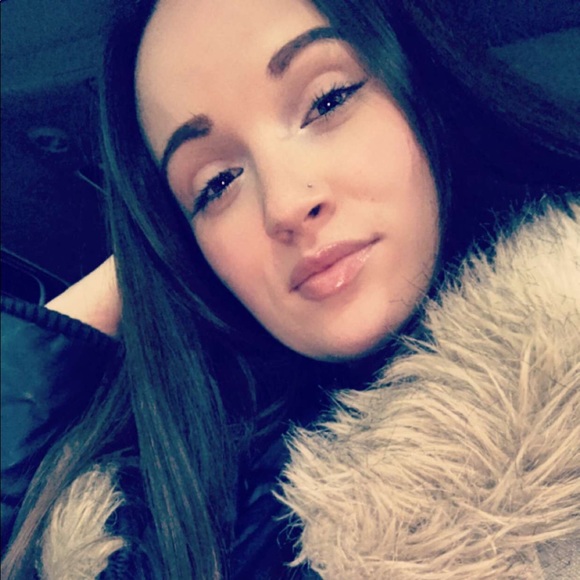 Meet your Posher, Tifani - Picture 1 of 1